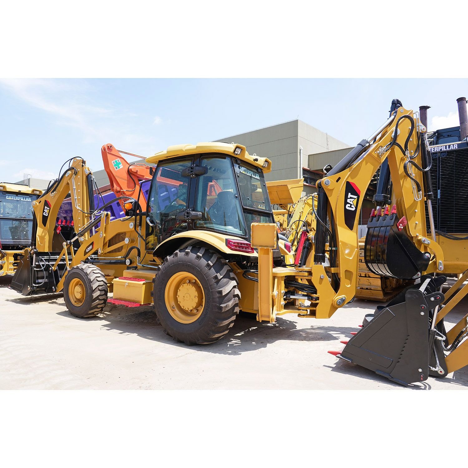 Used excavators, used bulldozers, used loaders, used construction equipment, used construction machinery, used excavation equipment, used forklifts, used crawler bulldozers, used wheel loaders
