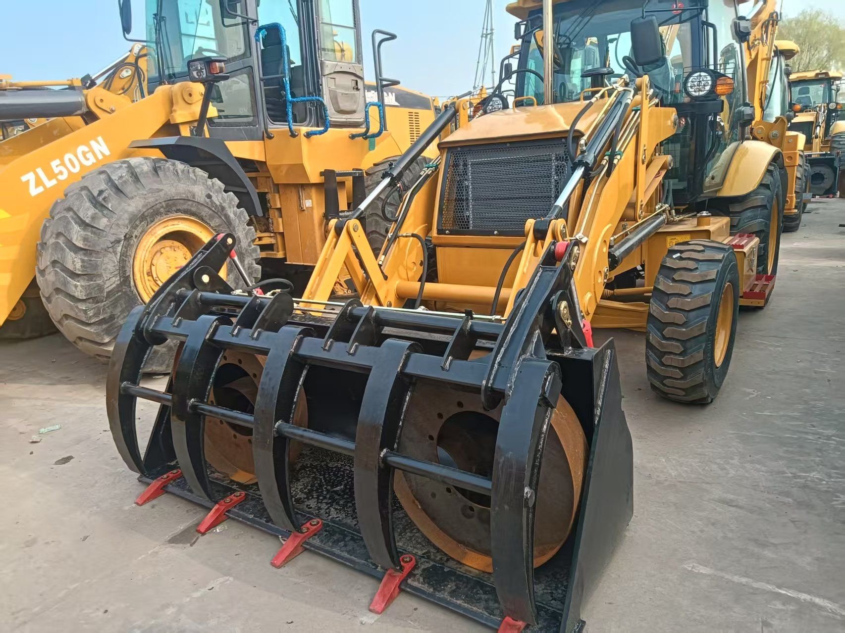 Used excavators, used bulldozers, used loaders, used construction equipment, used construction machinery, used excavation equipment, used forklifts, used crawler bulldozers, used wheel loaders