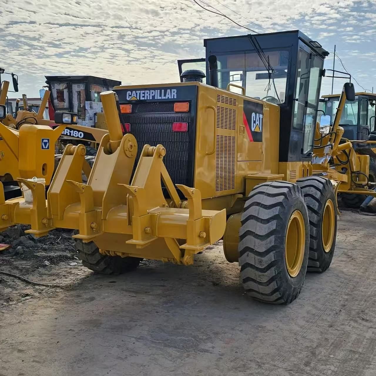 Used excavators, used bulldozers, used loaders, used construction equipment, used construction machinery, used excavation equipment, used forklifts, used crawler bulldozers, used wheel loaders