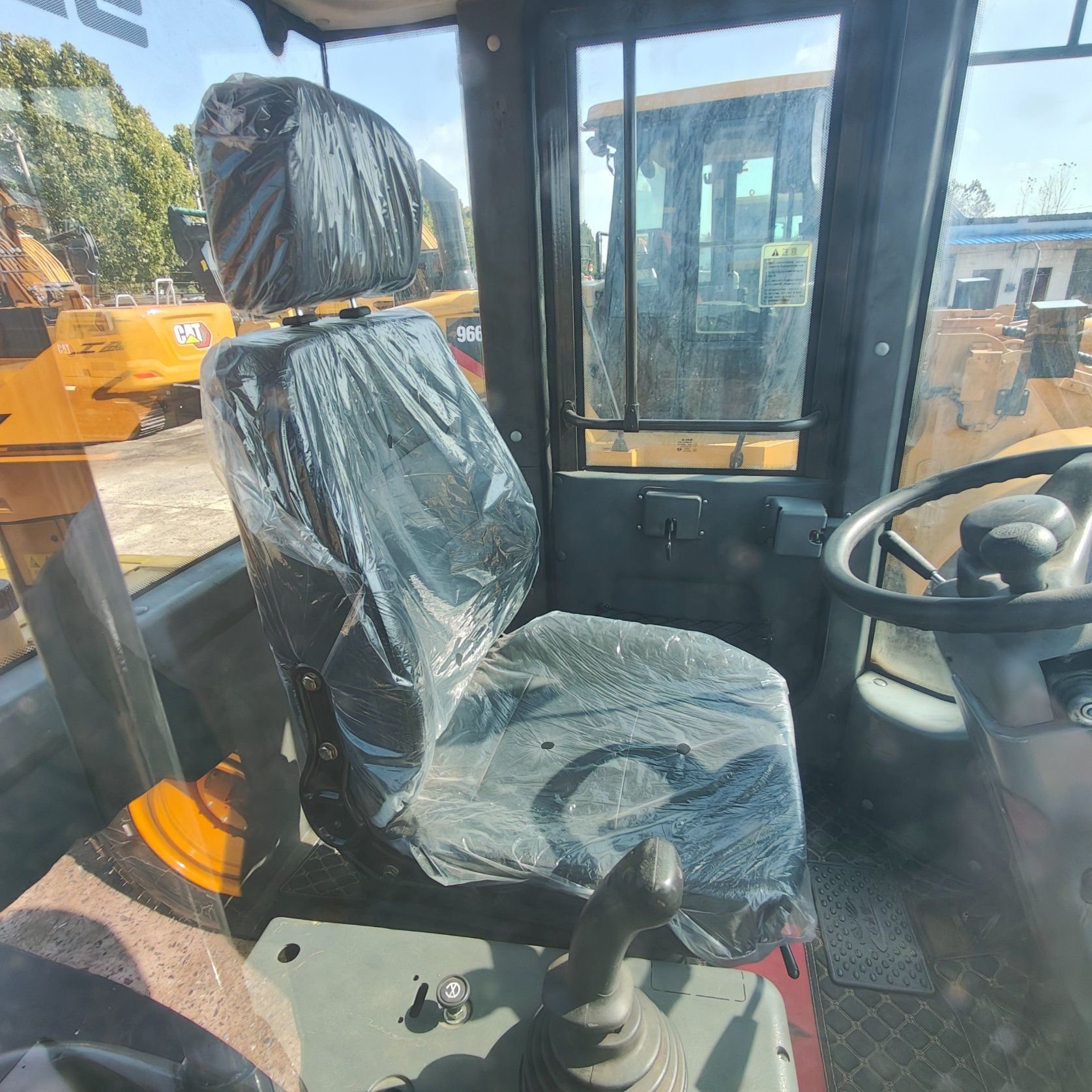 Used excavators, used bulldozers, used loaders, used construction equipment, used construction machinery, used excavation equipment, used forklifts, used crawler bulldozers, used wheel loaders