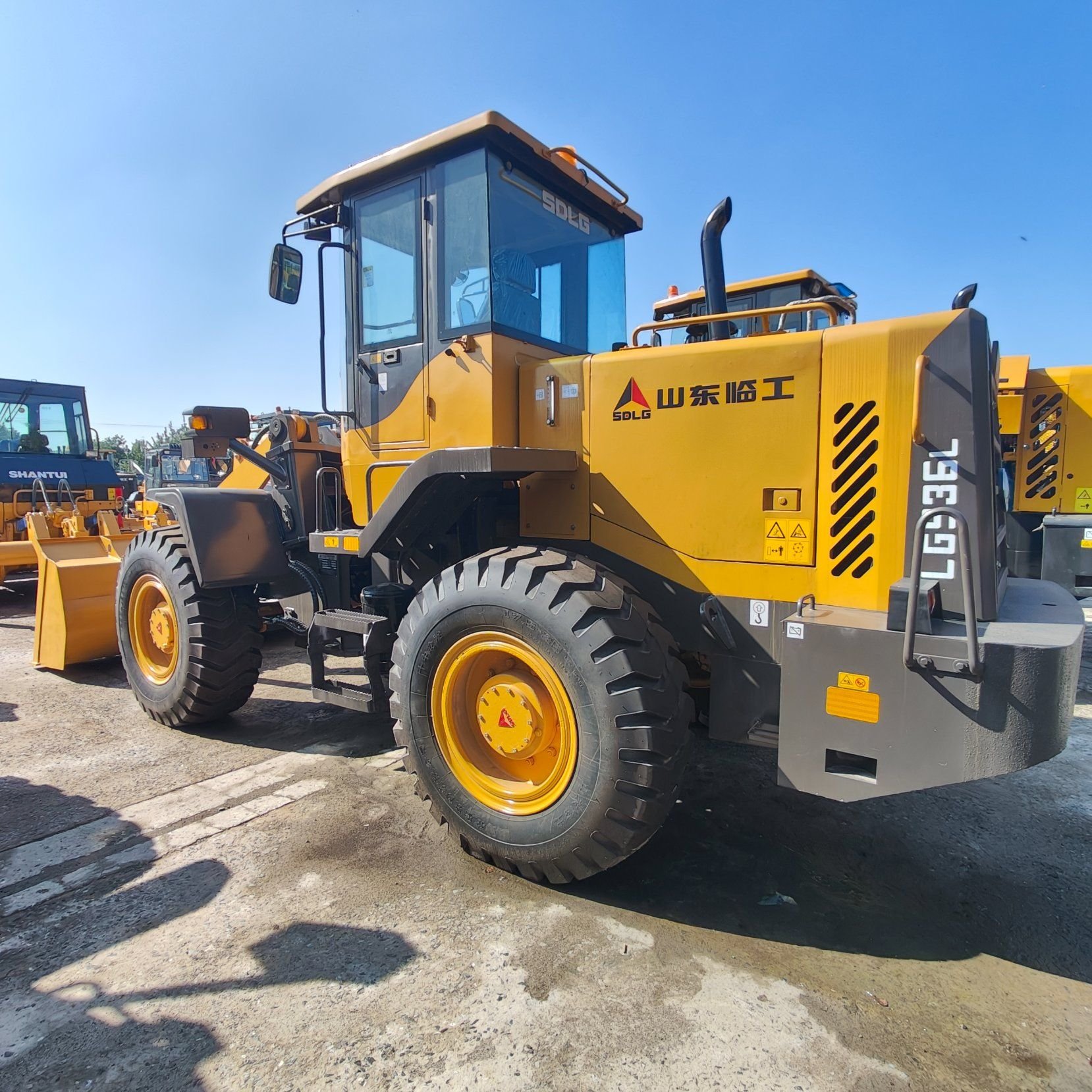 Used excavators, used bulldozers, used loaders, used construction equipment, used construction machinery, used excavation equipment, used forklifts, used crawler bulldozers, used wheel loaders