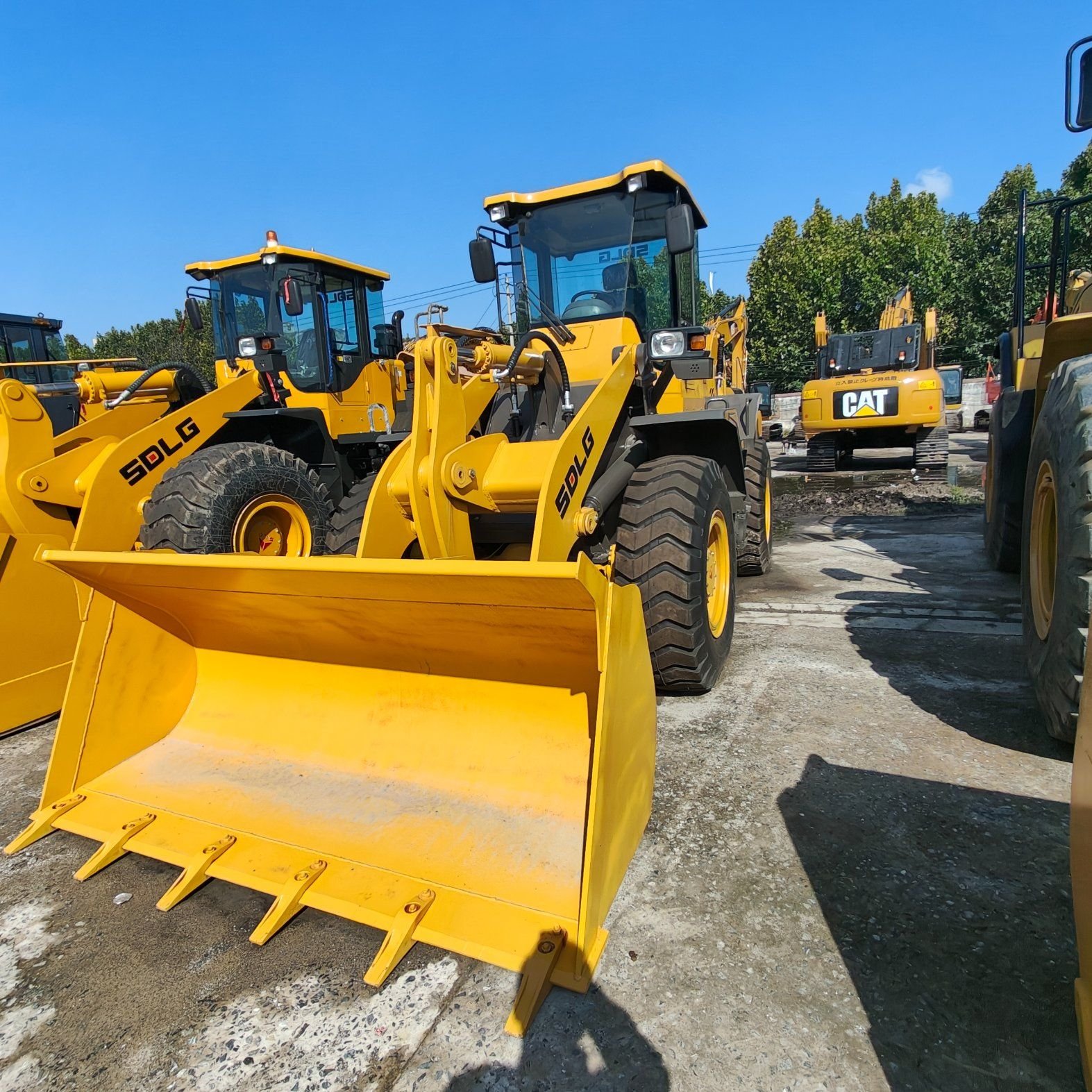 Used excavators, used bulldozers, used loaders, used construction equipment, used construction machinery, used excavation equipment, used forklifts, used crawler bulldozers, used wheel loaders