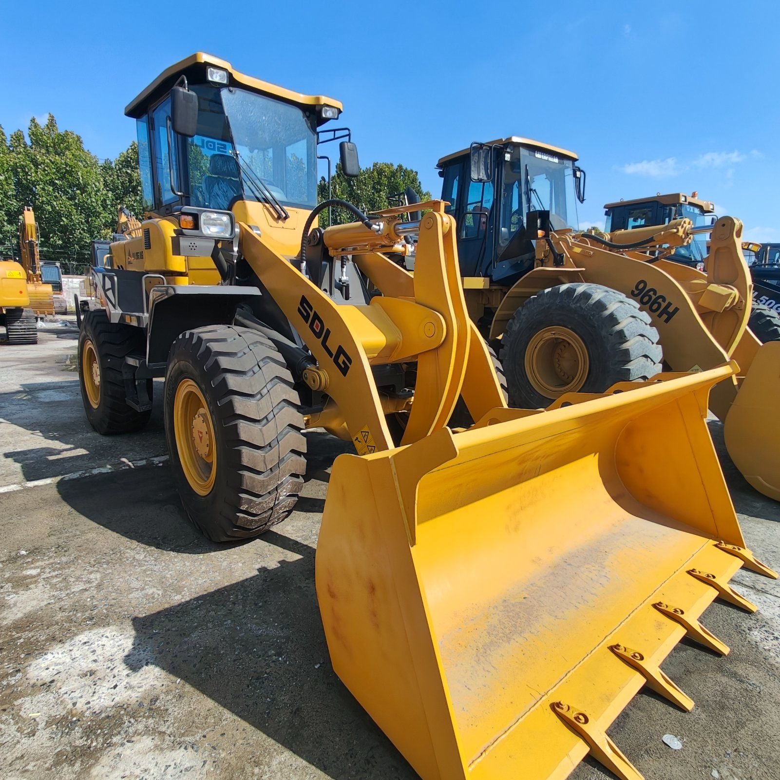 Used excavators, used bulldozers, used loaders, used construction equipment, used construction machinery, used excavation equipment, used forklifts, used crawler bulldozers, used wheel loaders