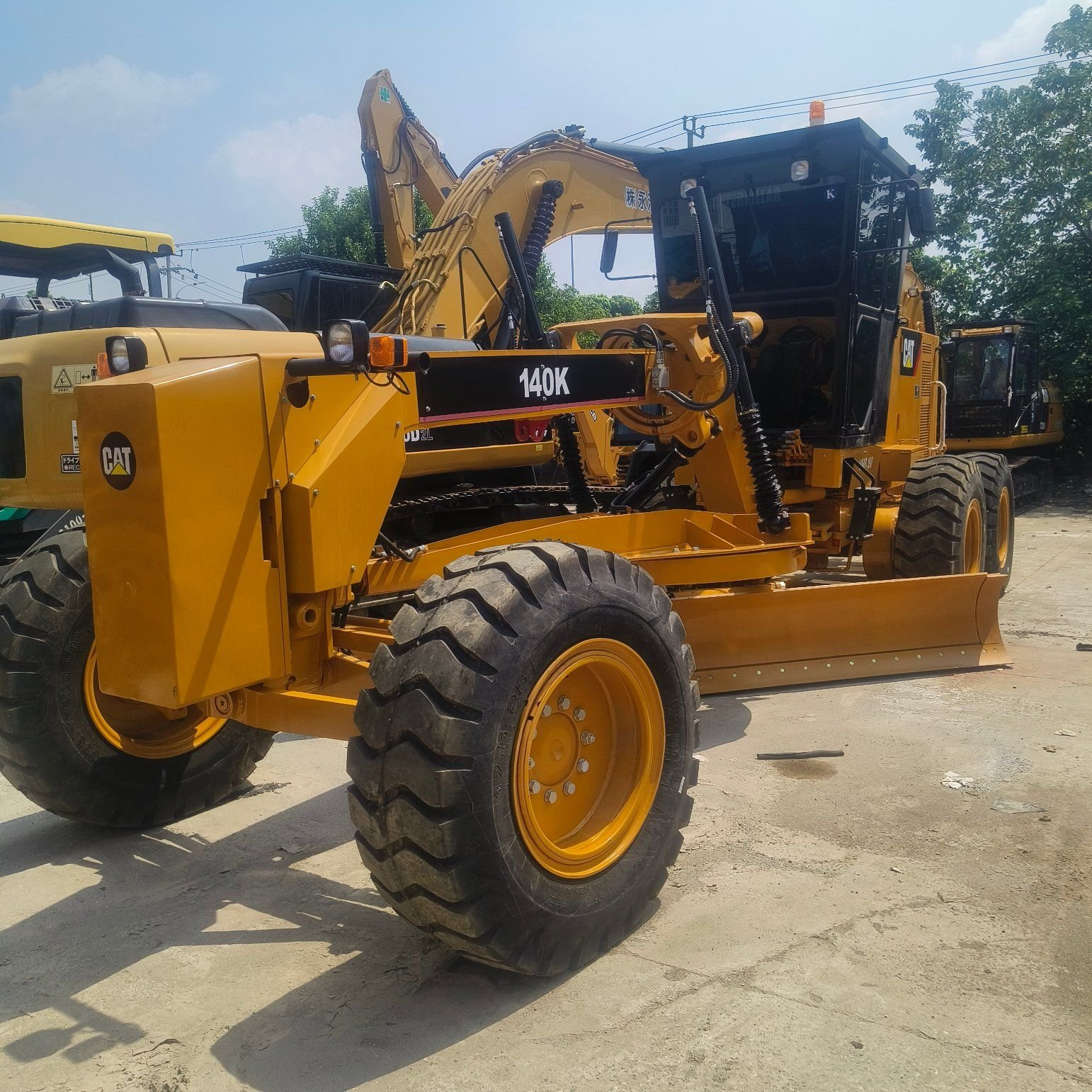 Used excavators, used bulldozers, used loaders, used construction equipment, used construction machinery, used excavation equipment, used forklifts, used crawler bulldozers, used wheel loaders