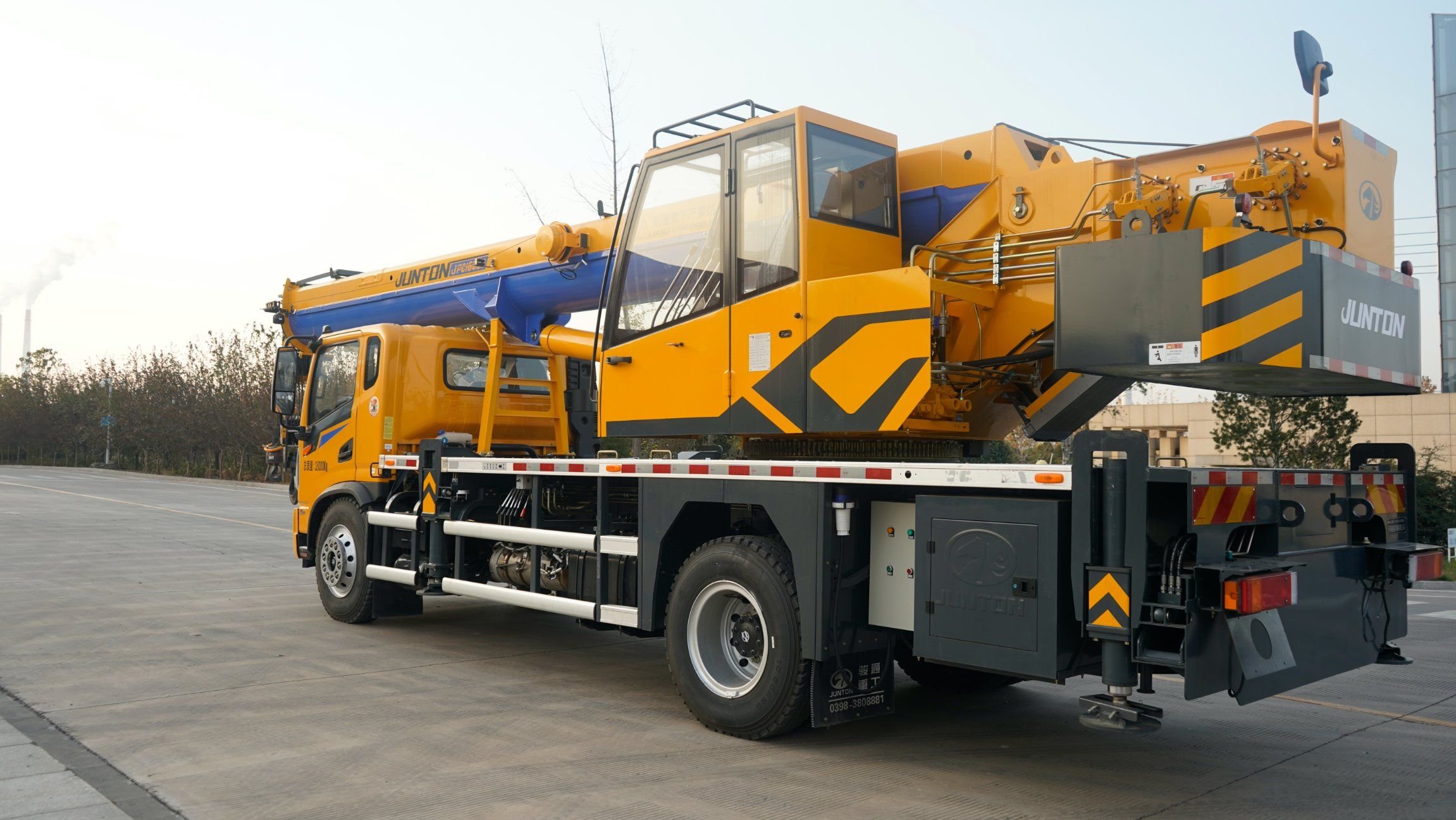 Junton 16t Versatile Hydraulic Truck Crane for Heavy Lifting Tasks-huaiyun machinery