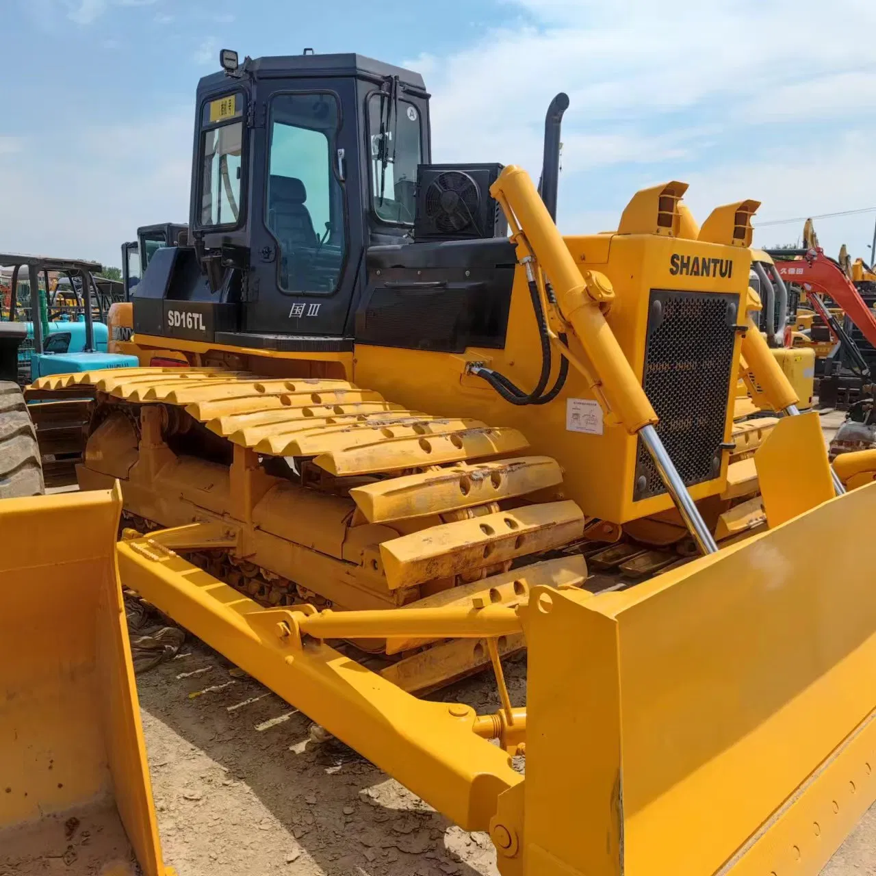 Used excavators, used bulldozers, used loaders, used construction equipment, used construction machinery, used excavation equipment, used forklifts, used crawler bulldozers, used wheel loaders