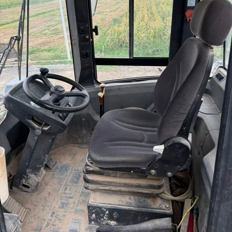 Used excavators, used bulldozers, used loaders, used construction equipment, used construction machinery, used excavation equipment, used forklifts, used crawler bulldozers, used wheel loaders