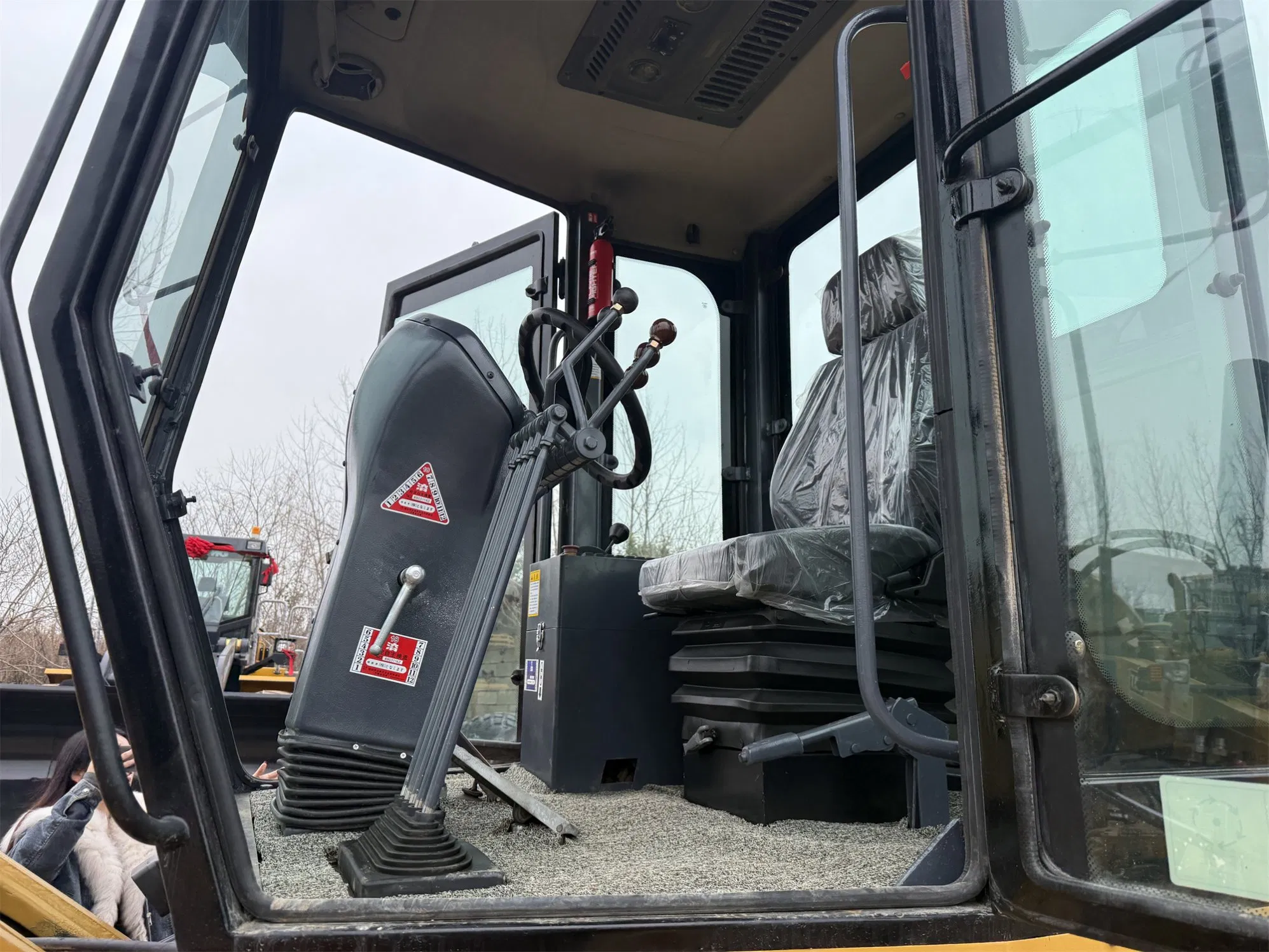 Used excavators, used bulldozers, used loaders, used construction equipment, used construction machinery, used excavation equipment, used forklifts, used crawler bulldozers, used wheel loaders