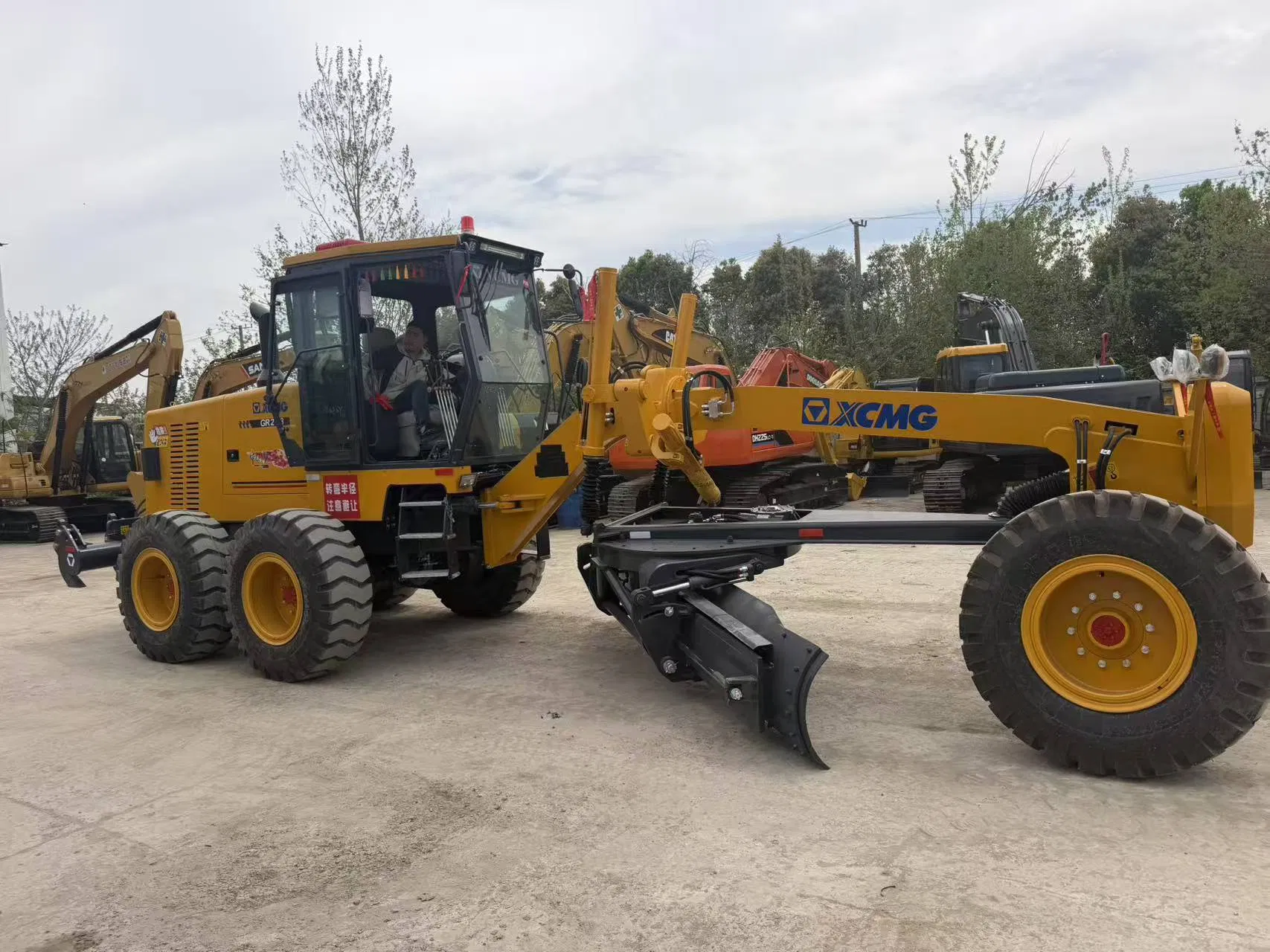 Used excavators, used bulldozers, used loaders, used construction equipment, used construction machinery, used excavation equipment, used forklifts, used crawler bulldozers, used wheel loaders