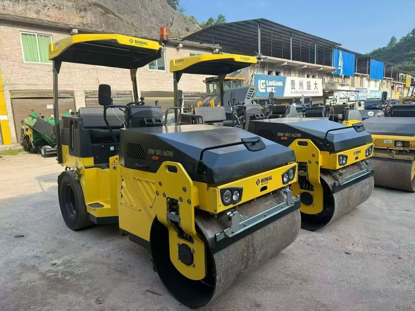 Used excavators, used bulldozers, used loaders, used construction equipment, used construction machinery, used excavation equipment, used forklifts, used crawler bulldozers, used wheel loaders