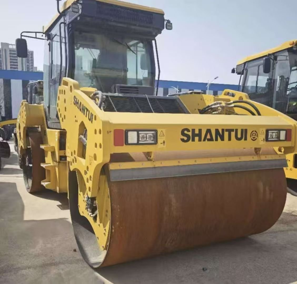 Used excavators, used bulldozers, used loaders, used construction equipment, used construction machinery, used excavation equipment, used forklifts, used crawler bulldozers, used wheel loaders