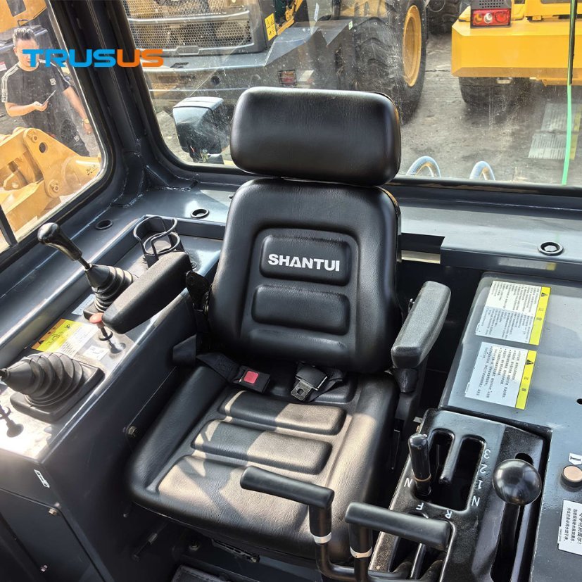Used excavators, used bulldozers, used loaders, used construction equipment, used construction machinery, used excavation equipment, used forklifts, used crawler bulldozers, used wheel loaders