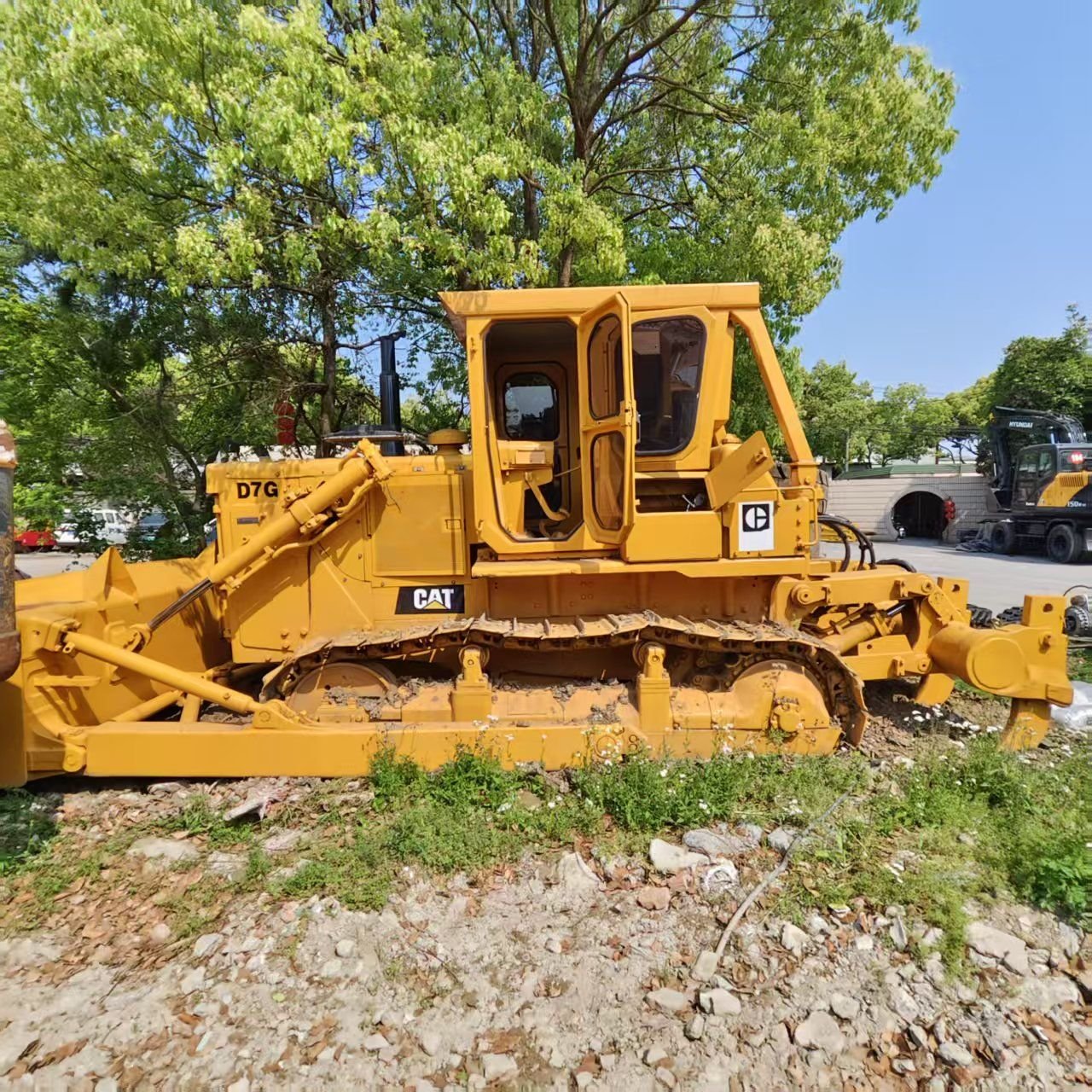 Used excavators, used bulldozers, used loaders, used construction equipment, used construction machinery, used excavation equipment, used forklifts, used crawler bulldozers, used wheel loaders