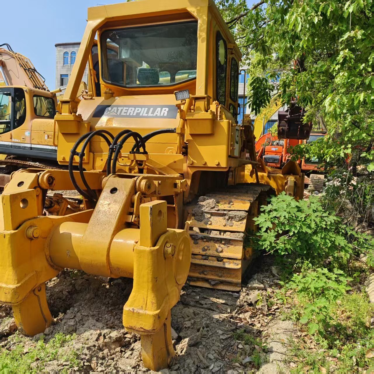 Used excavators, used bulldozers, used loaders, used construction equipment, used construction machinery, used excavation equipment, used forklifts, used crawler bulldozers, used wheel loaders
