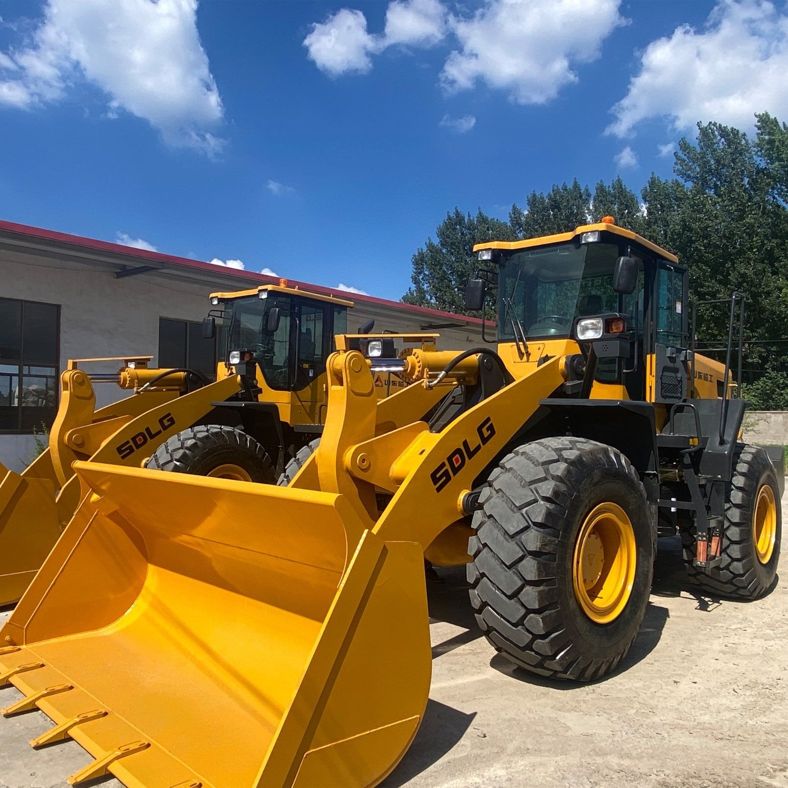 Used excavators, used bulldozers, used loaders, used construction equipment, used construction machinery, used excavation equipment, used forklifts, used crawler bulldozers, used wheel loaders