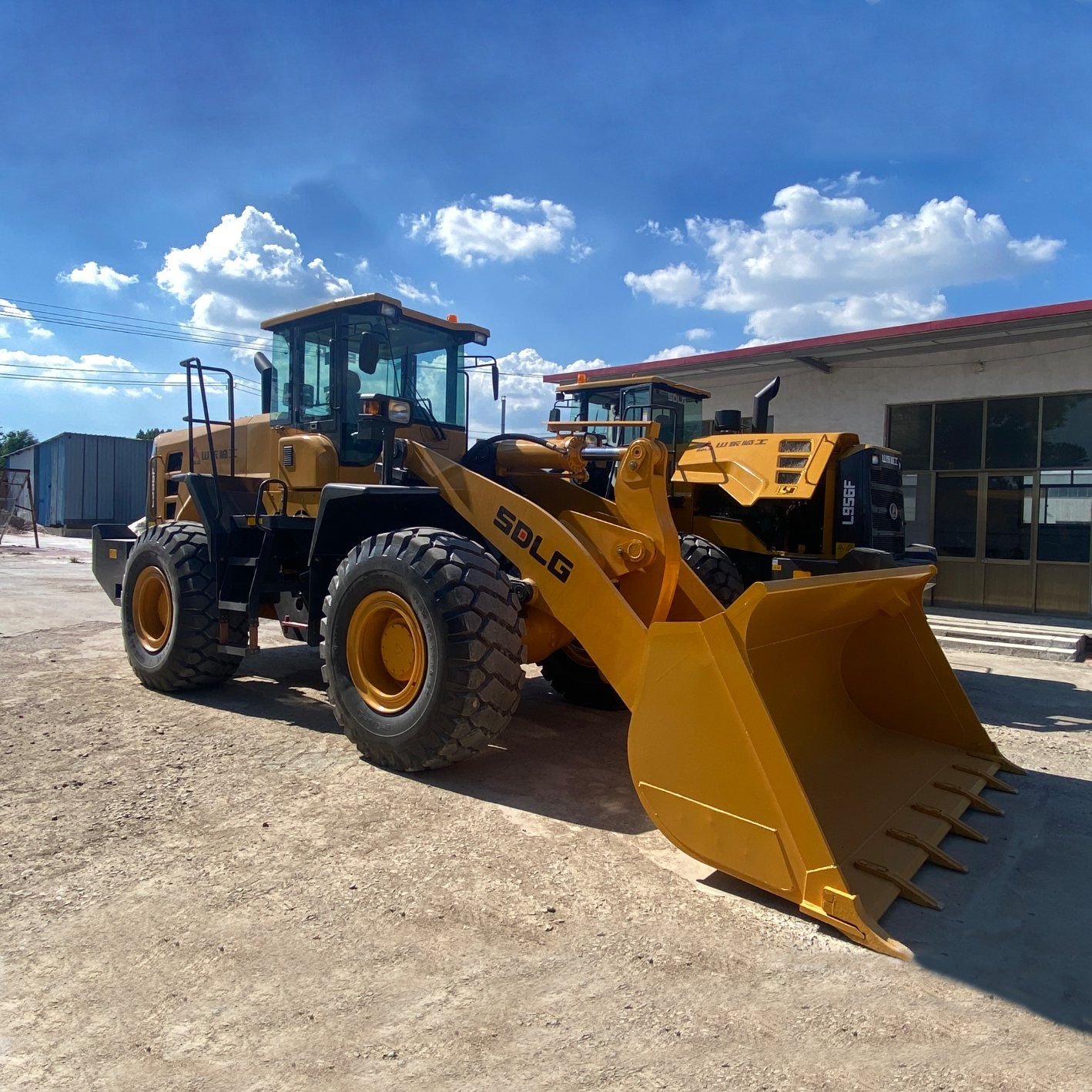 Used excavators, used bulldozers, used loaders, used construction equipment, used construction machinery, used excavation equipment, used forklifts, used crawler bulldozers, used wheel loaders