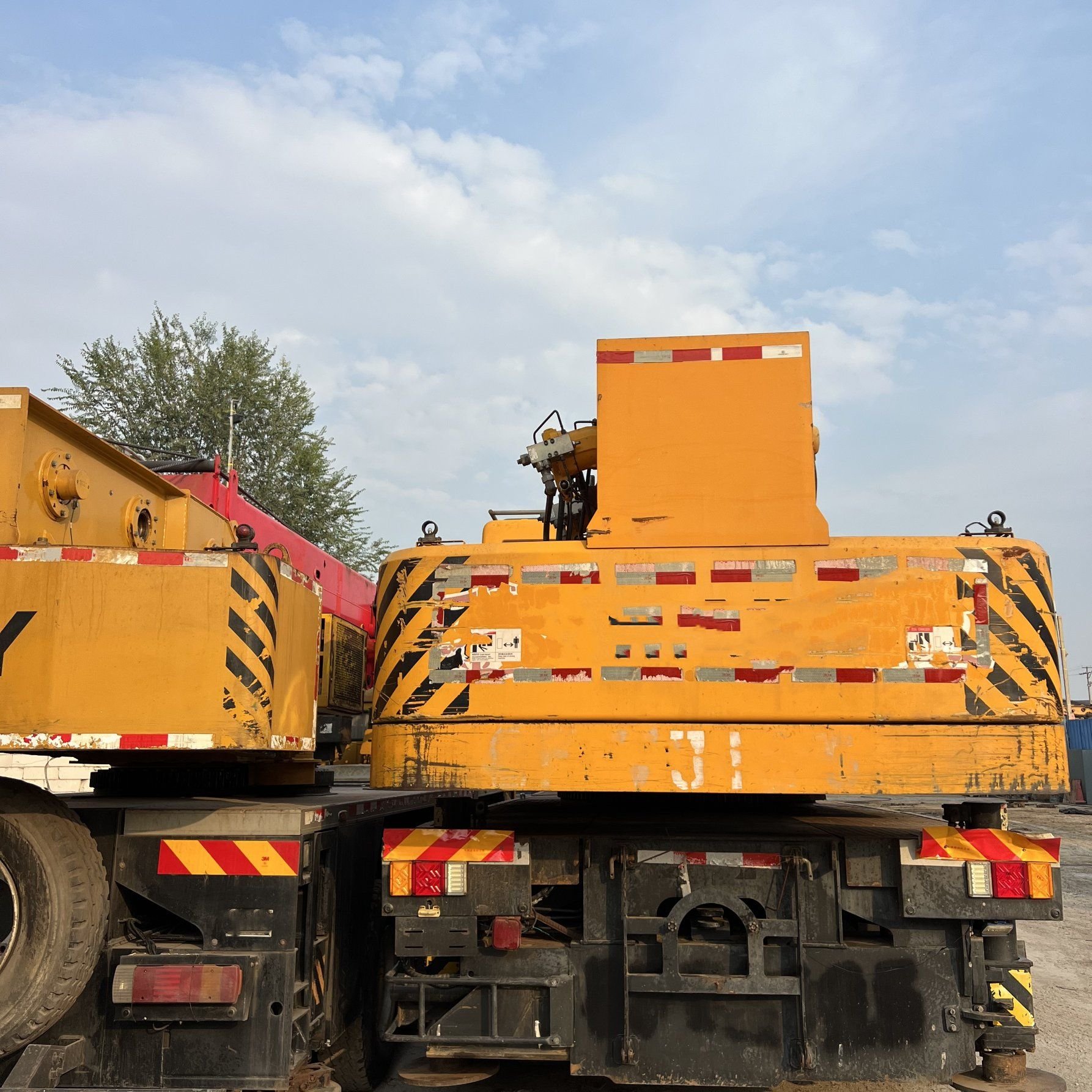 Used excavators, used bulldozers, used loaders, used construction equipment, used construction machinery, used excavation equipment, used forklifts, used crawler bulldozers, used wheel loaders