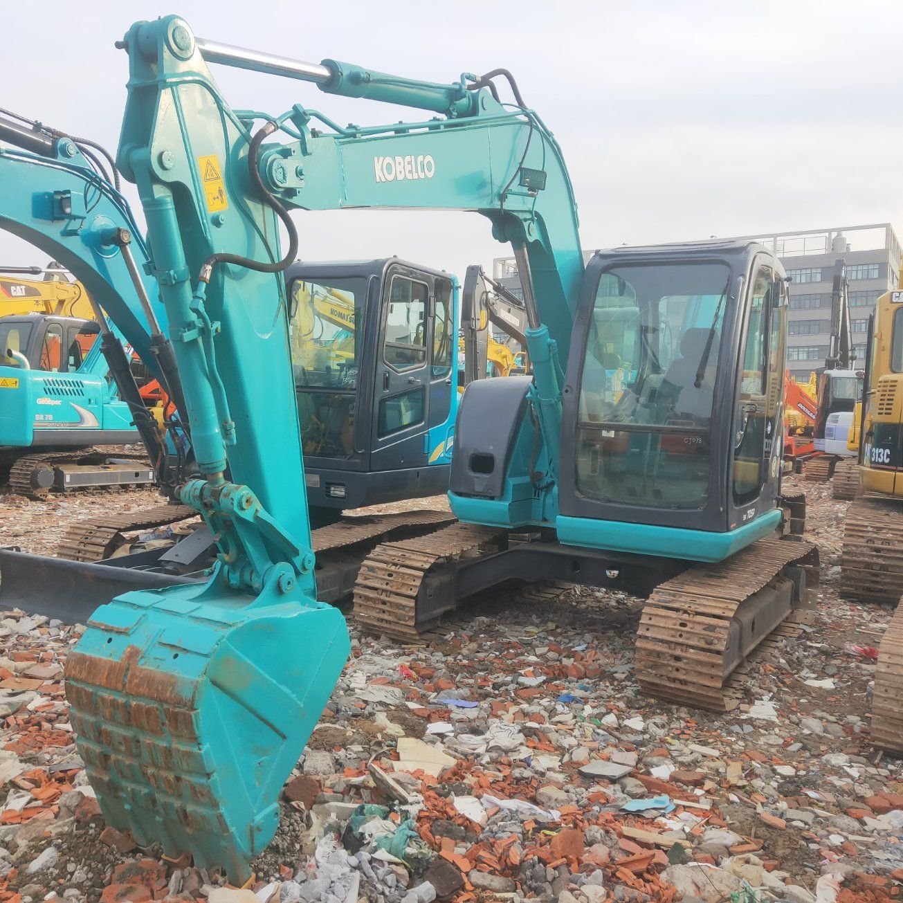 Used excavators, used bulldozers, used loaders, used construction equipment, used construction machinery, used excavation equipment, used forklifts, used crawler bulldozers, used wheel loaders