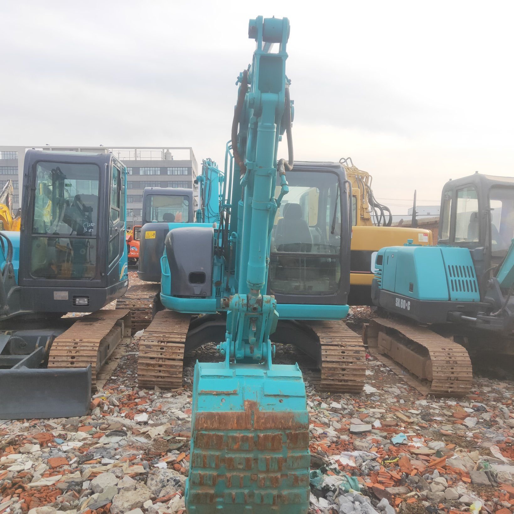 Used excavators, used bulldozers, used loaders, used construction equipment, used construction machinery, used excavation equipment, used forklifts, used crawler bulldozers, used wheel loaders