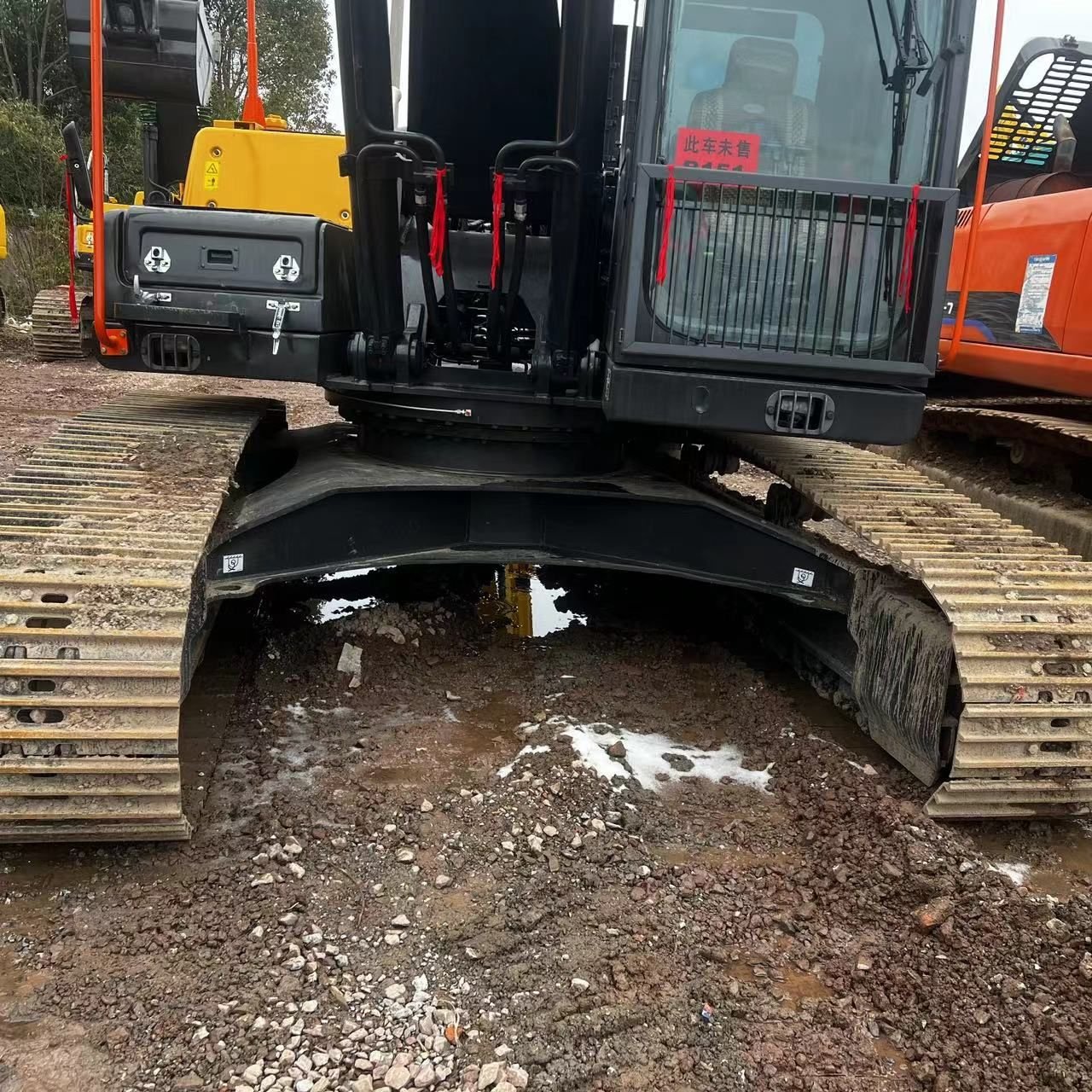 Large Used Tracked Excavators Volvo Ec240 24ton with EPA and CE Have Very Little Working Time-huaiyun machinery