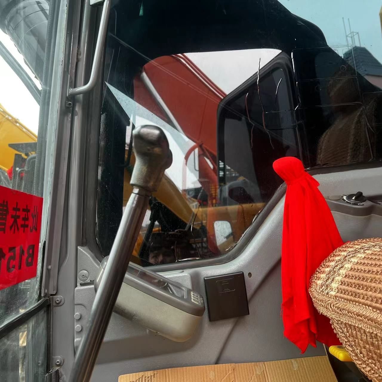 Used excavators, used bulldozers, used loaders, used construction equipment, used construction machinery, used excavation equipment, used forklifts, used crawler bulldozers, used wheel loaders