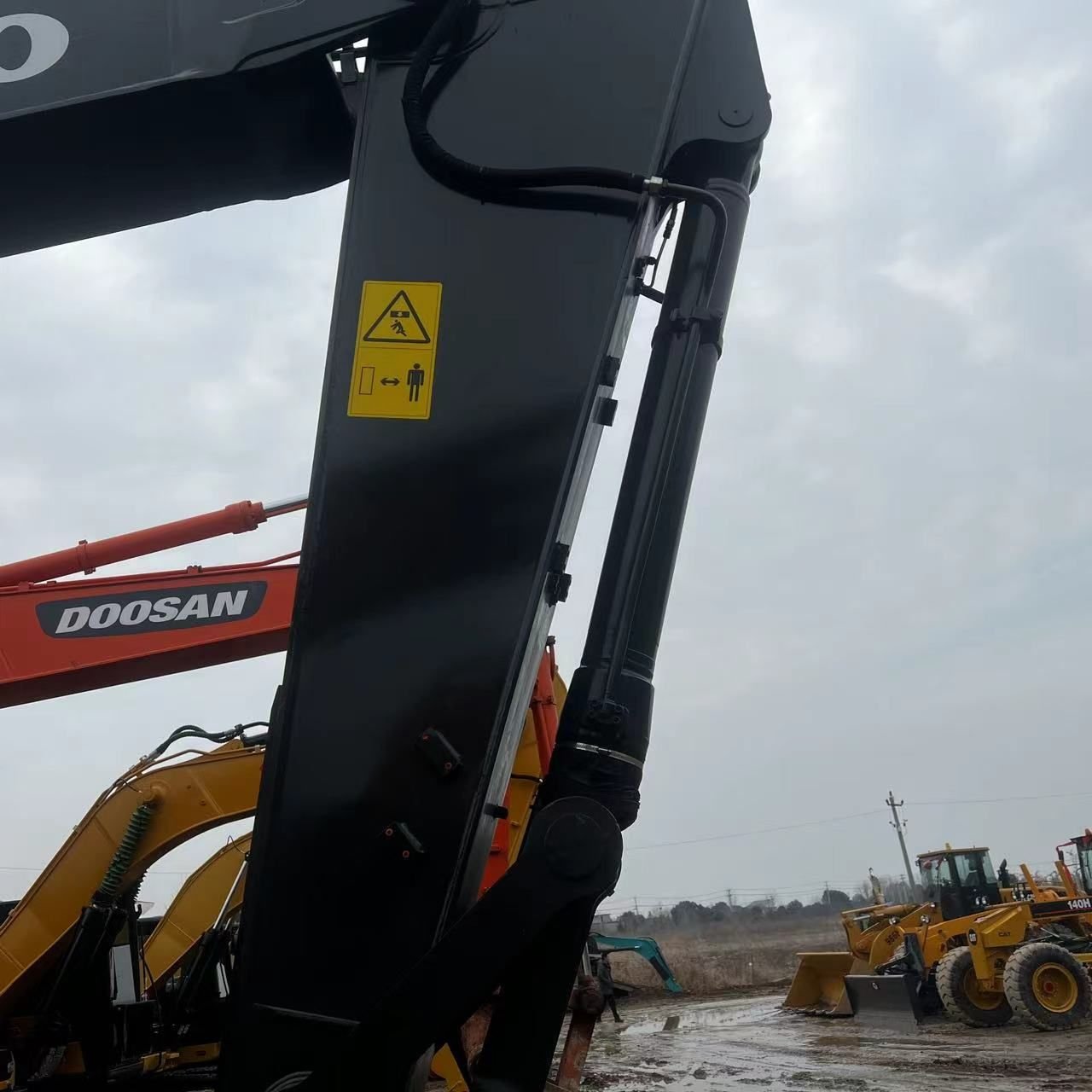 Used excavators, used bulldozers, used loaders, used construction equipment, used construction machinery, used excavation equipment, used forklifts, used crawler bulldozers, used wheel loaders