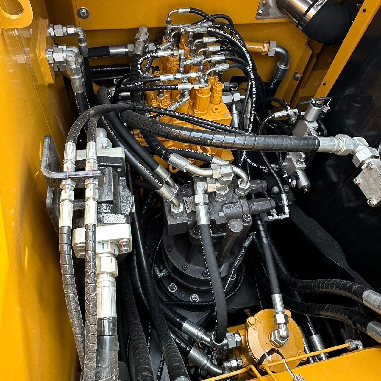 Used excavators, used bulldozers, used loaders, used construction equipment, used construction machinery, used excavation equipment, used forklifts, used crawler bulldozers, used wheel loaders