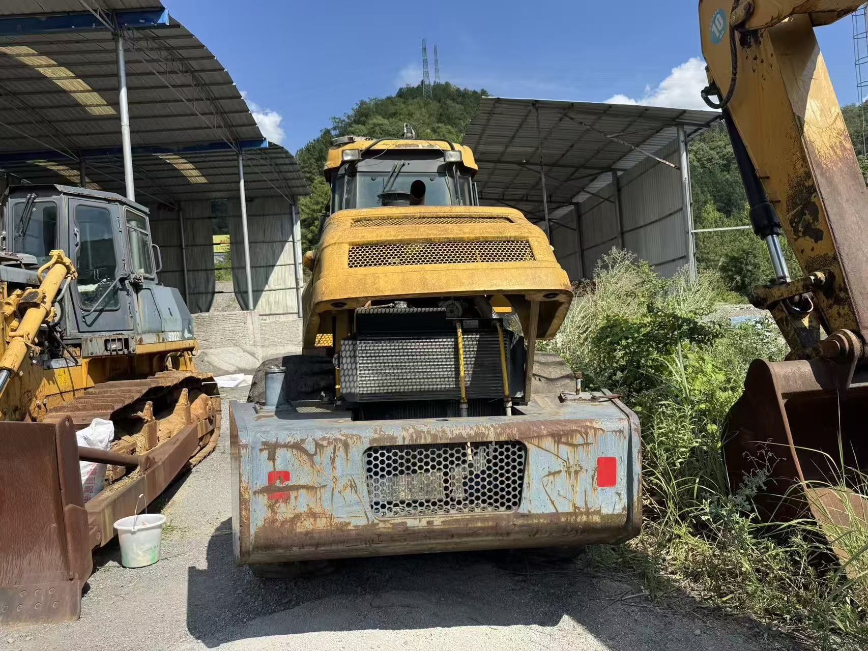 Used excavators, used bulldozers, used loaders, used construction equipment, used construction machinery, used excavation equipment, used forklifts, used crawler bulldozers, used wheel loaders