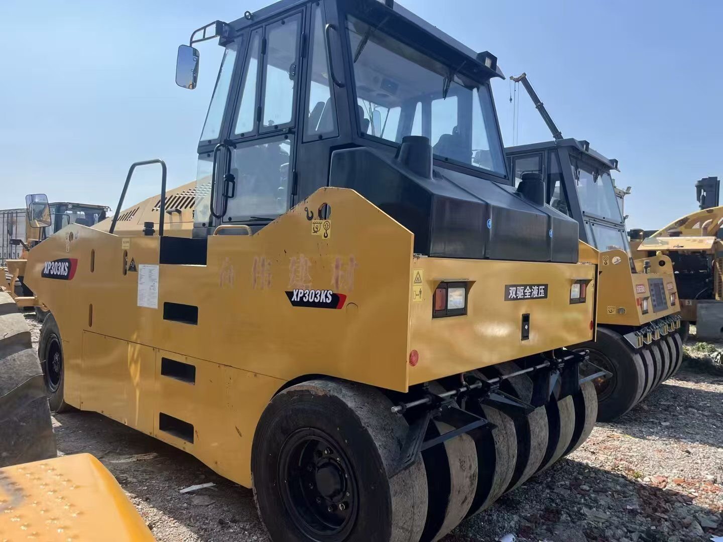Used excavators, used bulldozers, used loaders, used construction equipment, used construction machinery, used excavation equipment, used forklifts, used crawler bulldozers, used wheel loaders