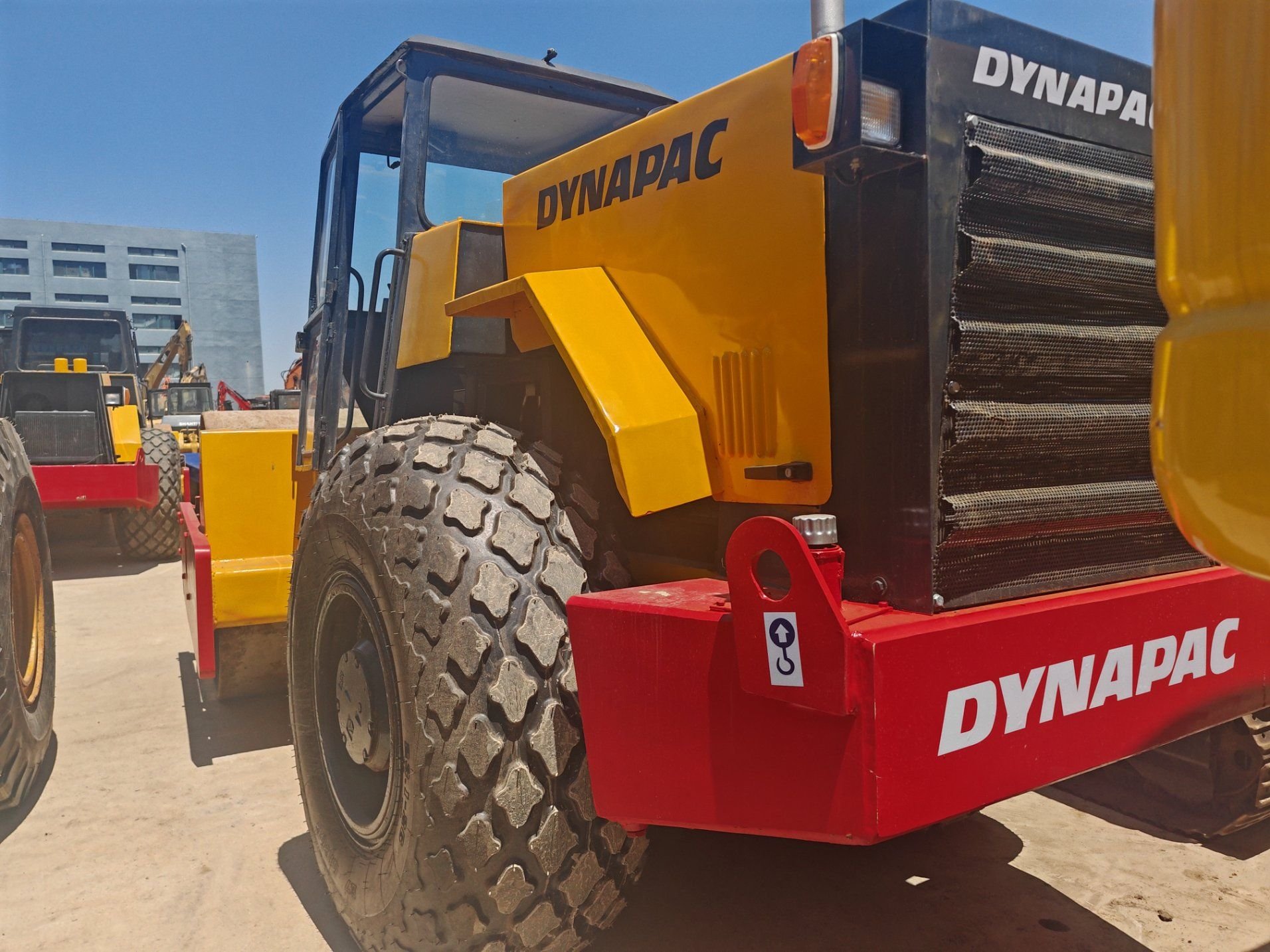 Used excavators, used bulldozers, used loaders, used construction equipment, used construction machinery, used excavation equipment, used forklifts, used crawler bulldozers, used wheel loaders