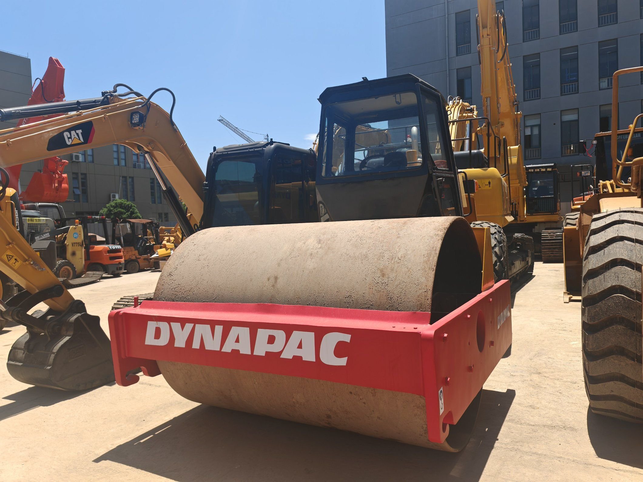 Used excavators, used bulldozers, used loaders, used construction equipment, used construction machinery, used excavation equipment, used forklifts, used crawler bulldozers, used wheel loaders