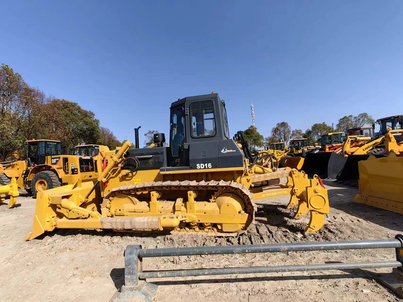 Used excavators, used bulldozers, used loaders, used construction equipment, used construction machinery, used excavation equipment, used forklifts, used crawler bulldozers, used wheel loaders