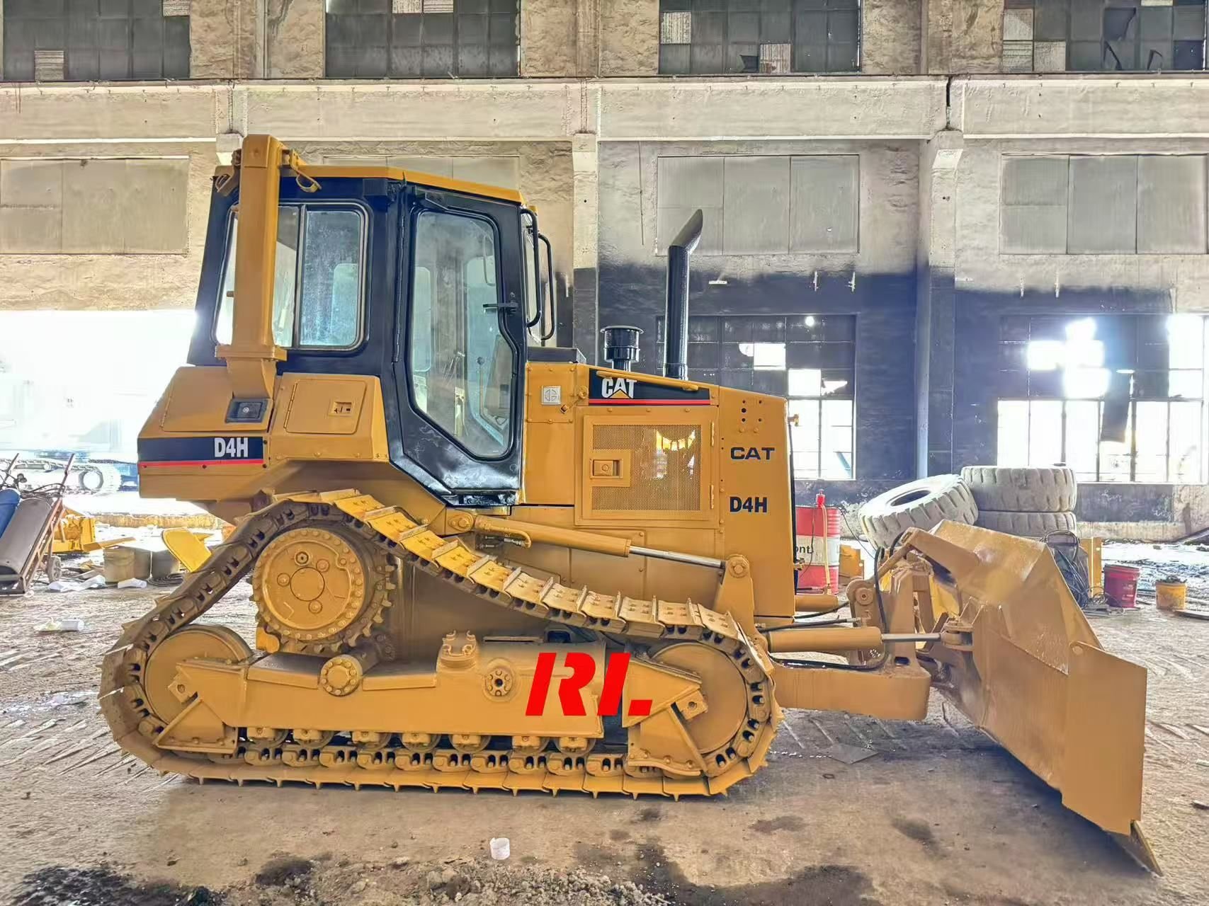 Good Condition Original Japan Catd4h Mini Crawler Bulldozer Used Catd5 D6h D8r Bulldozer on Sale