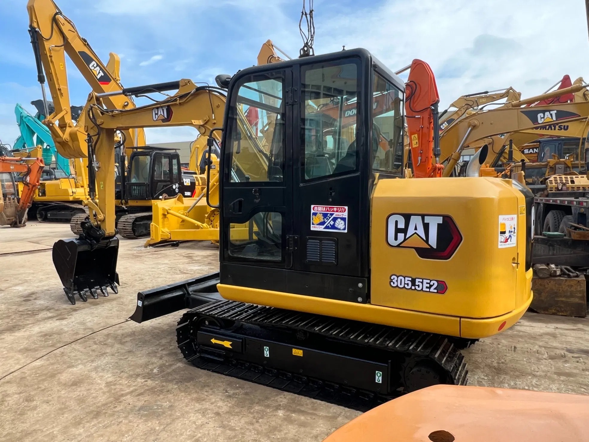 Used excavators, used bulldozers, used loaders, used construction equipment, used construction machinery, used excavation equipment, used forklifts, used crawler bulldozers, used wheel loaders