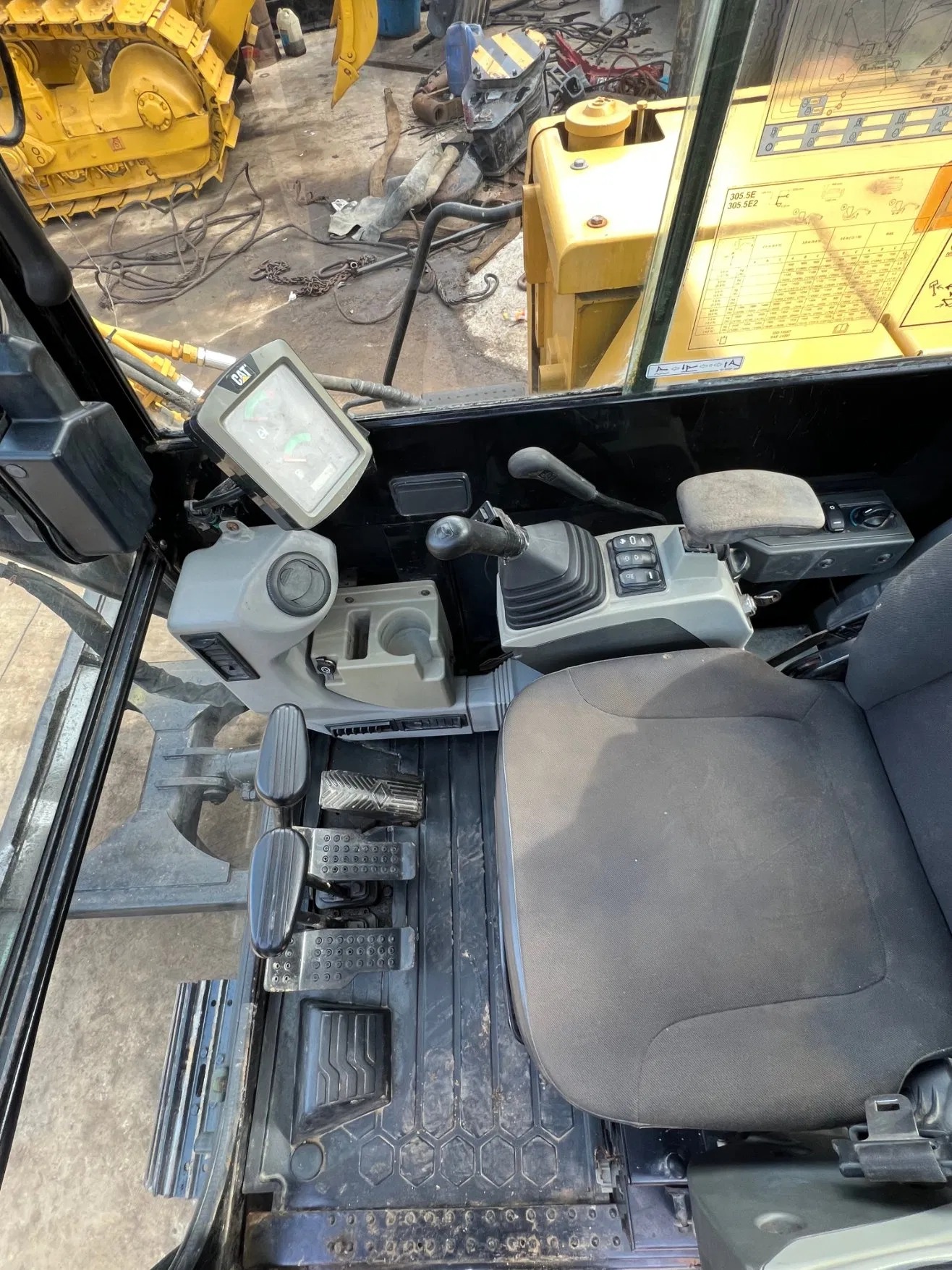 Used excavators, used bulldozers, used loaders, used construction equipment, used construction machinery, used excavation equipment, used forklifts, used crawler bulldozers, used wheel loaders
