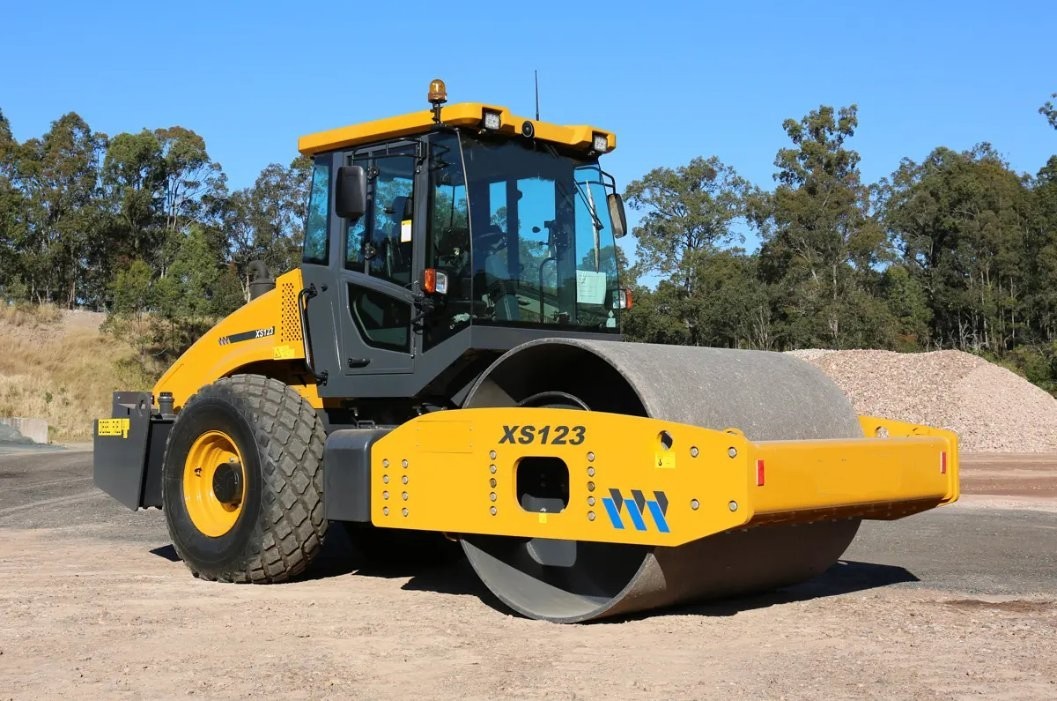 Used excavators, used bulldozers, used loaders, used construction equipment, used construction machinery, used excavation equipment, used forklifts, used crawler bulldozers, used wheel loaders