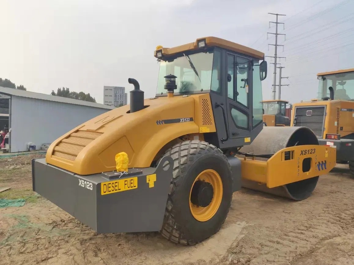 Used excavators, used bulldozers, used loaders, used construction equipment, used construction machinery, used excavation equipment, used forklifts, used crawler bulldozers, used wheel loaders